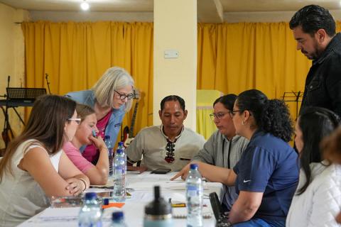 Baylor Interior Design faculty and students collaborate with members of Iglesia Bautista Luz de Vida in Bárcena, Guatemala.