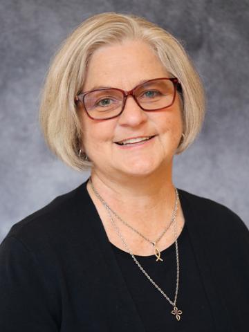 Portrait of Debra Harris.
