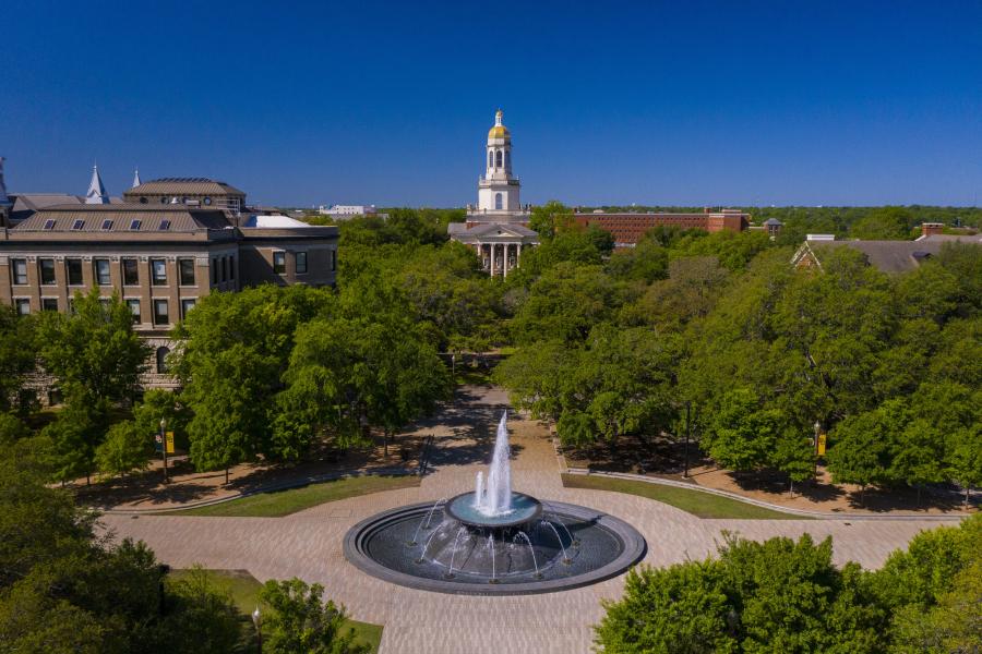Baylor Campus with Fountain