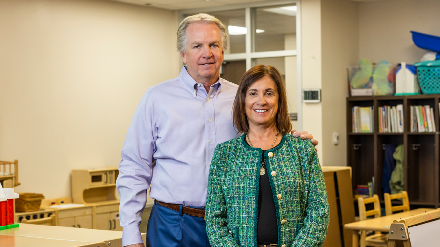 Portrait of Steve and Pam Eakin.